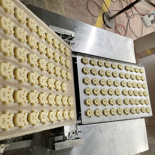 創(chuàng)新融合 全自動(dòng)餅干果醬澆注機(jī)與餅干成型果醬連體機(jī)在酒類經(jīng)營(yíng)中的多元化應(yīng)用